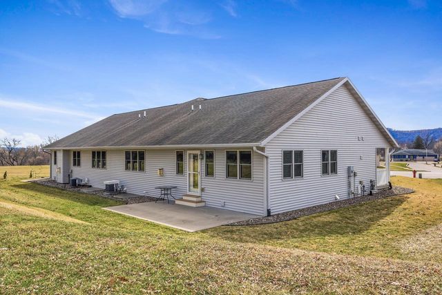 709 Wildwood COURT, La Crescent, MN 55947