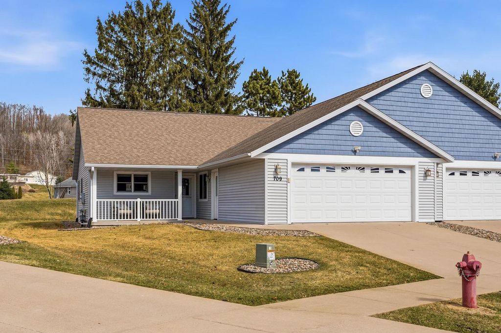 709 Wildwood COURT, La Crescent, MN 55947