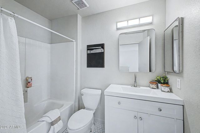 2061 N 29TH Place, Mesa, AZ 85213