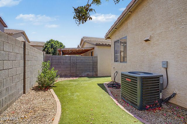 2061 N 29TH Place, Mesa, AZ 85213