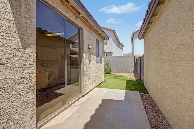 2061 N 29TH Place, Mesa, AZ 85213