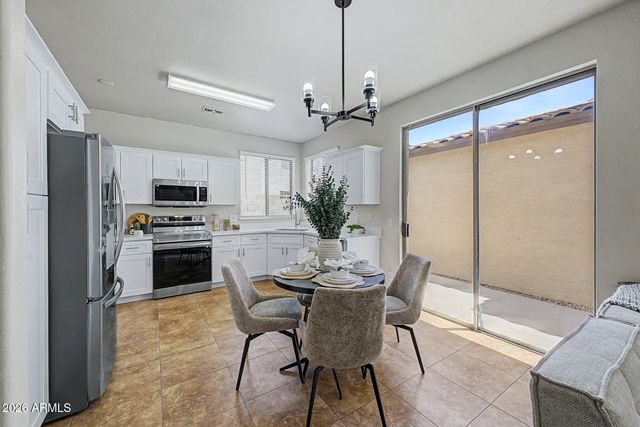 2061 N 29TH Place, Mesa, AZ 85213