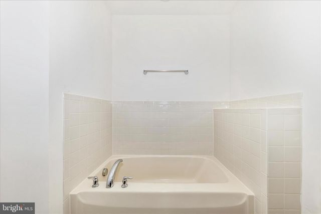 18 ZAHARIAS DR, Martinsburg, WV 25405