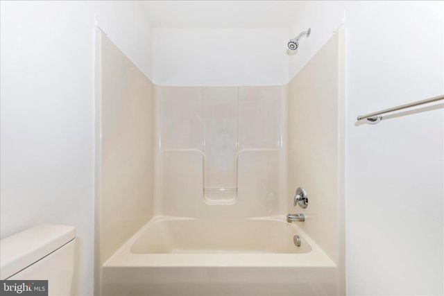 18 ZAHARIAS DR, Martinsburg, WV 25405
