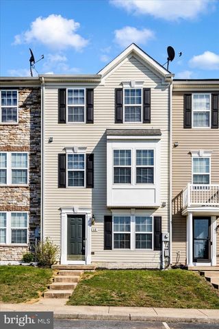 18 ZAHARIAS DR, Martinsburg, WV 25405