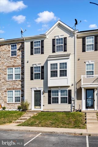 18 ZAHARIAS DR, Martinsburg, WV 25405