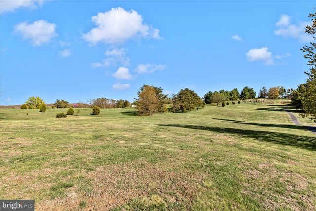 18 ZAHARIAS DR, Martinsburg, WV 25405