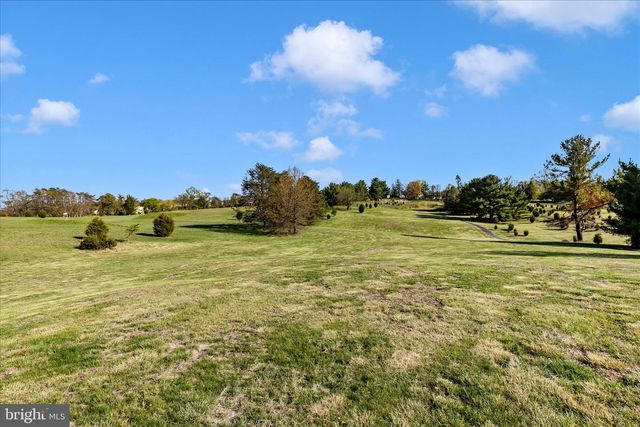 18 ZAHARIAS DR, Martinsburg, WV 25405