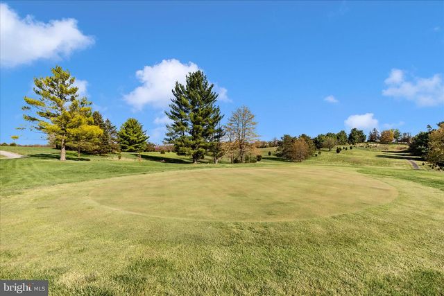 18 ZAHARIAS DR, Martinsburg, WV 25405
