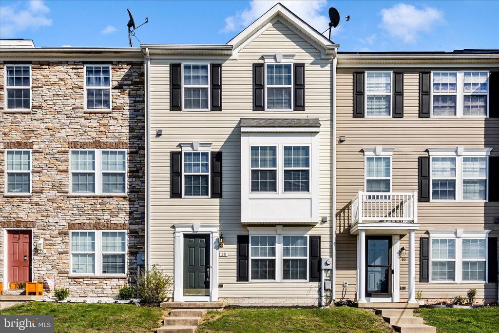 18 ZAHARIAS DR, Martinsburg, WV 25405
