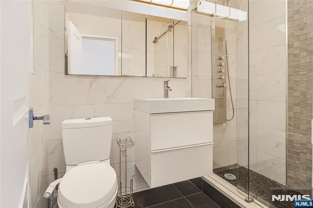 2 Horizon Road 812, Fort Lee, NJ 07024