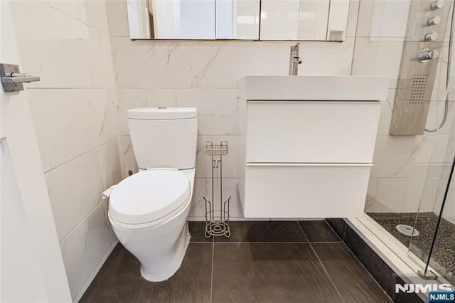 2 Horizon Road 812, Fort Lee, NJ 07024