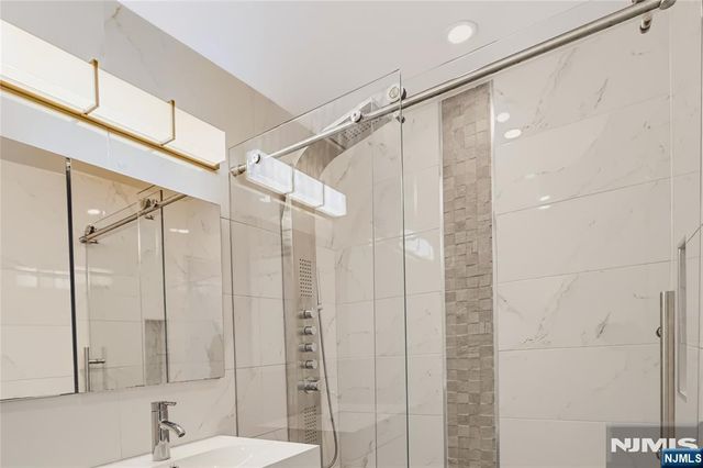 2 Horizon Road 812, Fort Lee, NJ 07024