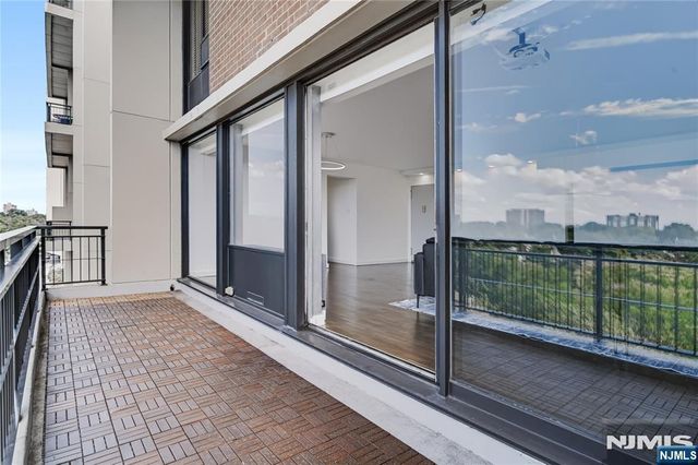 2 Horizon Road 812, Fort Lee, NJ 07024