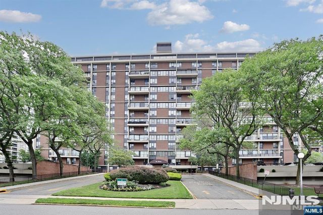 2 Horizon Road 812, Fort Lee, NJ 07024