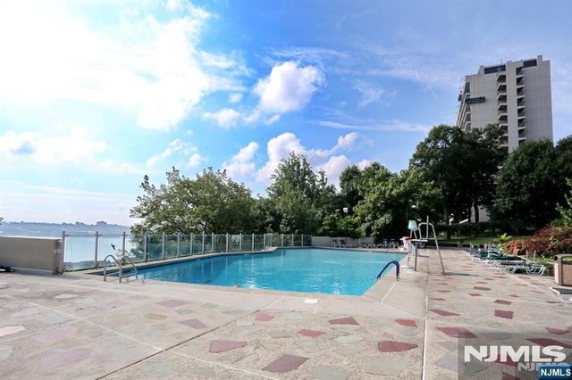 2 Horizon Road 812, Fort Lee, NJ 07024