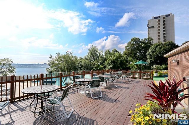 2 Horizon Road 812, Fort Lee, NJ 07024