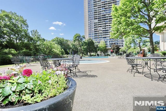 2 Horizon Road 812, Fort Lee, NJ 07024