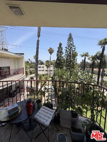 3407 Huxley Street 39, Los Angeles, CA 90027