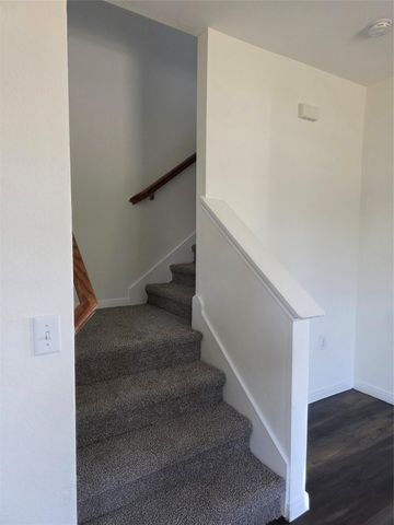 6303 White Oak Drive, Hitchcock, TX 77563