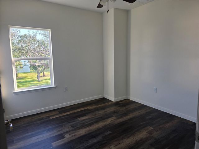 6303 White Oak Drive, Hitchcock, TX 77563