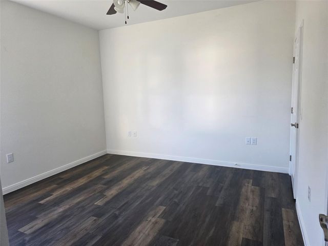 6303 White Oak Drive, Hitchcock, TX 77563