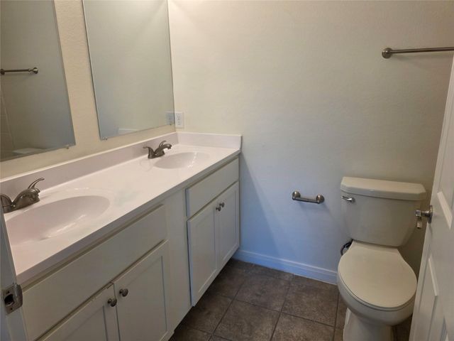 6303 White Oak Drive, Hitchcock, TX 77563