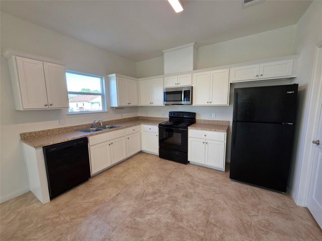 6303 White Oak Drive, Hitchcock, TX 77563