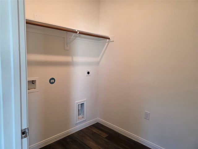 6303 White Oak Drive, Hitchcock, TX 77563