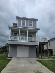 6303 White Oak Drive, Hitchcock, TX 77563