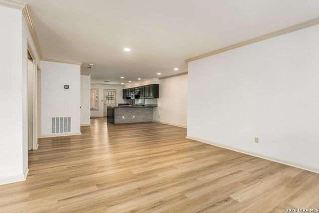 2611 Eisenhauer Rd Apt 1103, San Antonio, TX 78209