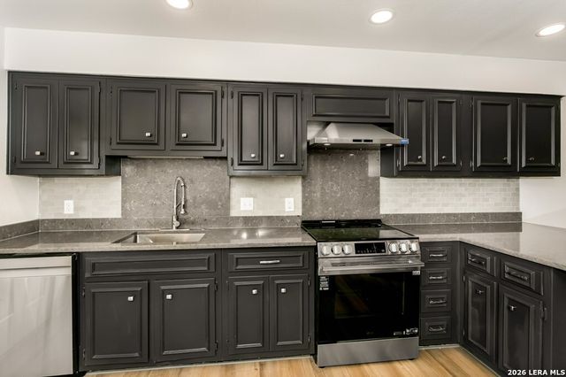 2611 Eisenhauer Rd Apt 1103, San Antonio, TX 78209