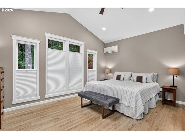 14567 Sw WOODHUE St, Tigard, OR 97224