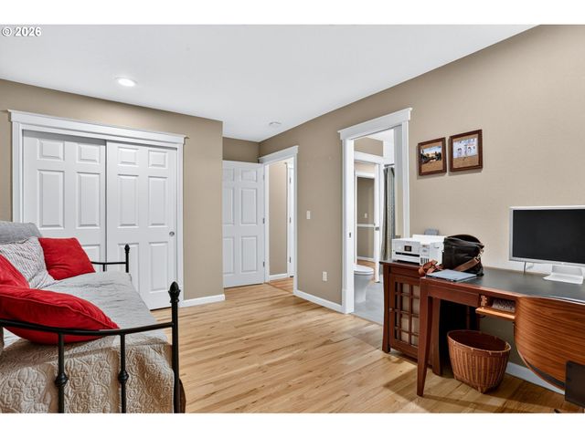 14567 Sw WOODHUE St, Tigard, OR 97224