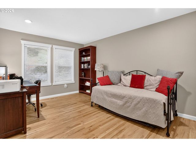 14567 Sw WOODHUE St, Tigard, OR 97224