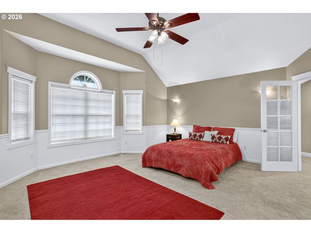 14567 Sw WOODHUE St, Tigard, OR 97224