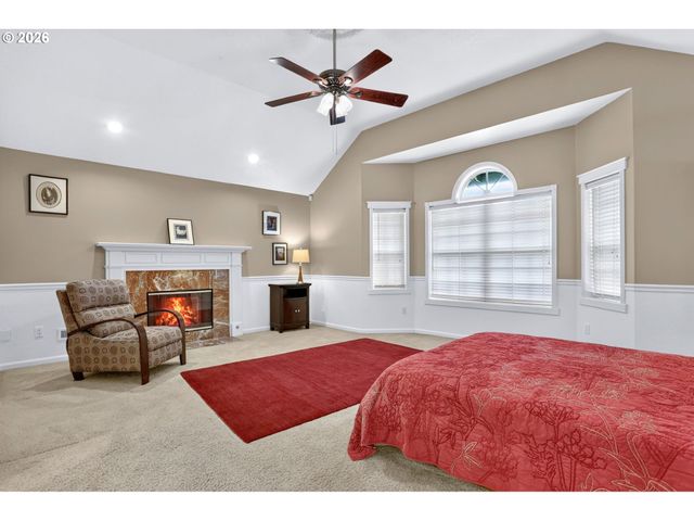 14567 Sw WOODHUE St, Tigard, OR 97224