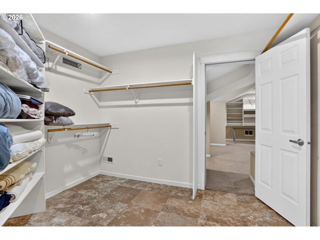 14567 Sw WOODHUE St, Tigard, OR 97224