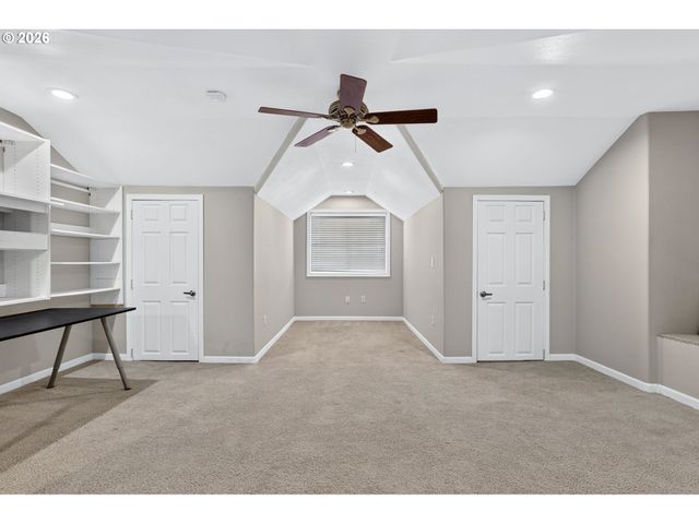 14567 Sw WOODHUE St, Tigard, OR 97224