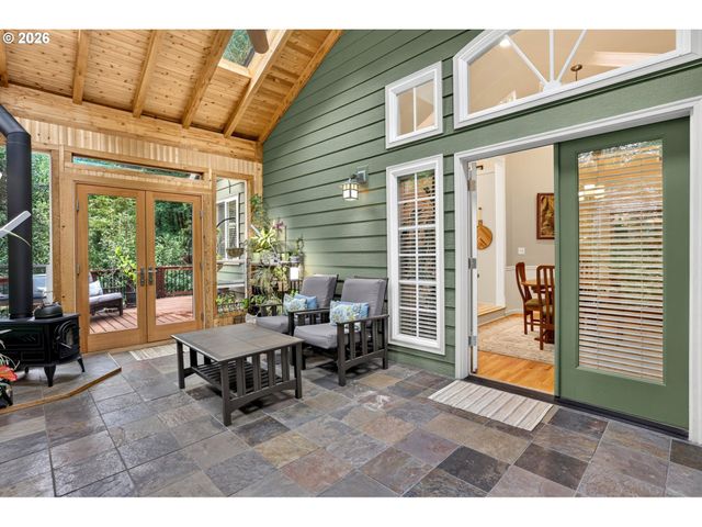 14567 Sw WOODHUE St, Tigard, OR 97224