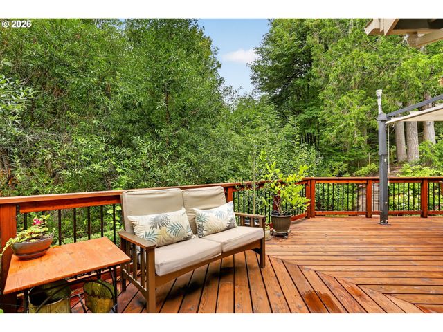 14567 Sw WOODHUE St, Tigard, OR 97224