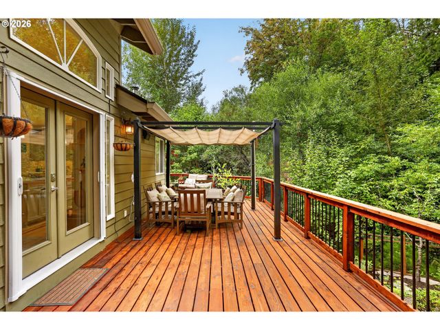 14567 Sw WOODHUE St, Tigard, OR 97224
