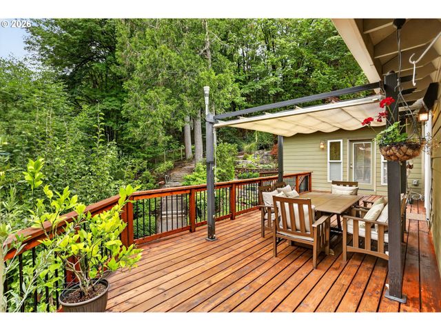 14567 Sw WOODHUE St, Tigard, OR 97224