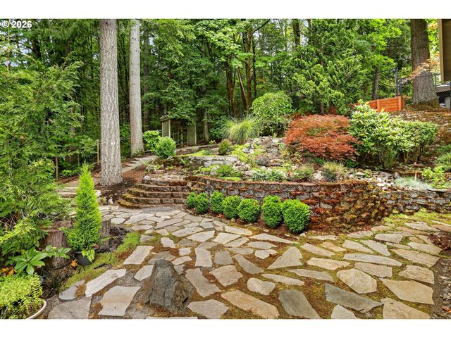 14567 Sw WOODHUE St, Tigard, OR 97224