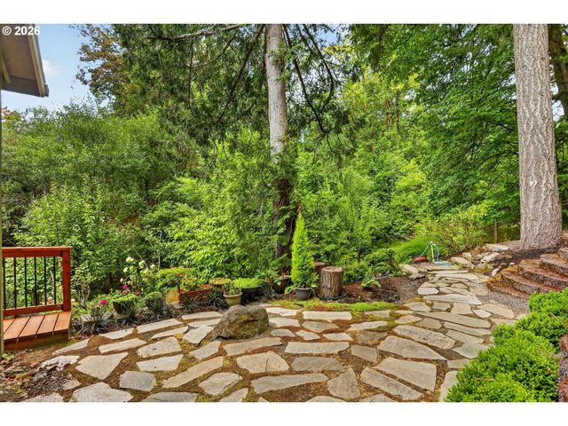 14567 Sw WOODHUE St, Tigard, OR 97224