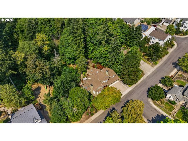 14567 Sw WOODHUE St, Tigard, OR 97224
