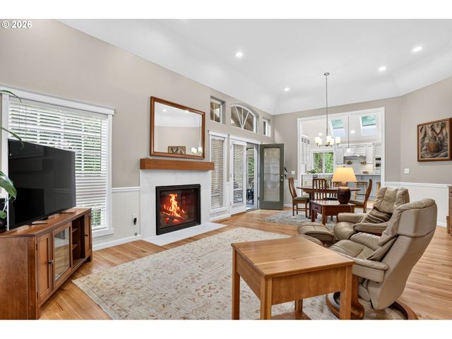 14567 Sw WOODHUE St, Tigard, OR 97224