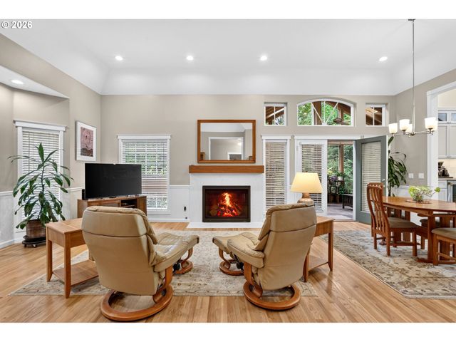 14567 Sw WOODHUE St, Tigard, OR 97224