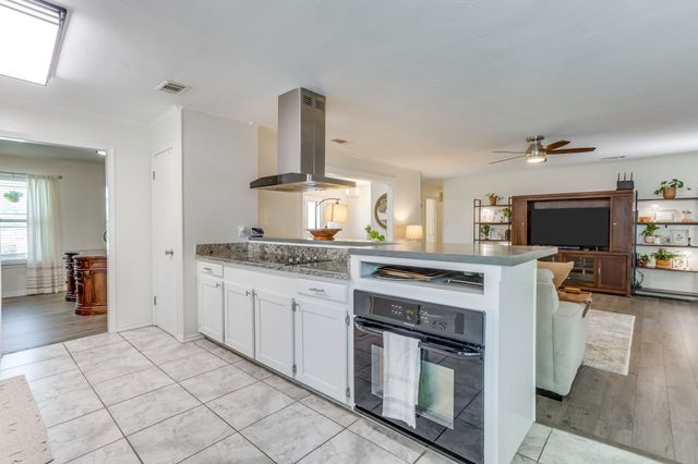 3825 Twilight Drive S, Benbrook, TX 76116