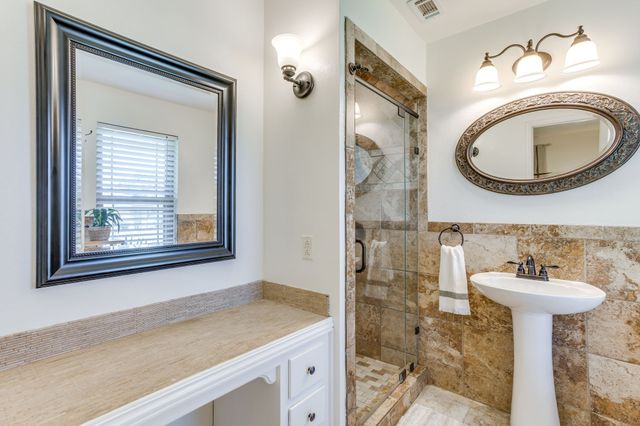 3825 Twilight Drive S, Benbrook, TX 76116